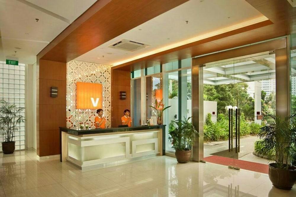 V Hotel Tebet Jakarta Extérieur photo